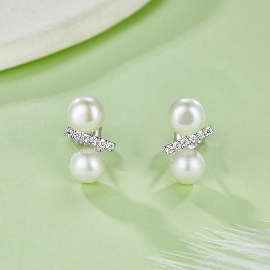 Amelie Pearl Bar Studs