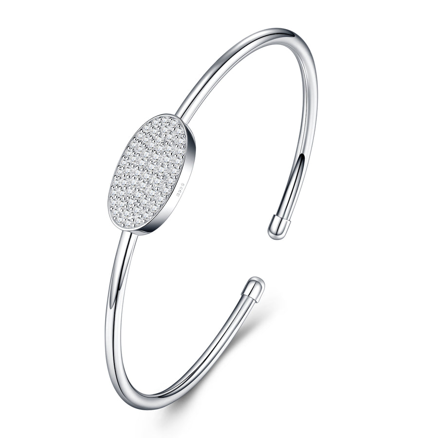 A Luxurious And Fashionable Minimalist Jewelry Bracelet Featuring Top-quality Moissanite, Made Of S925 Silver Electroplated With Platinum.