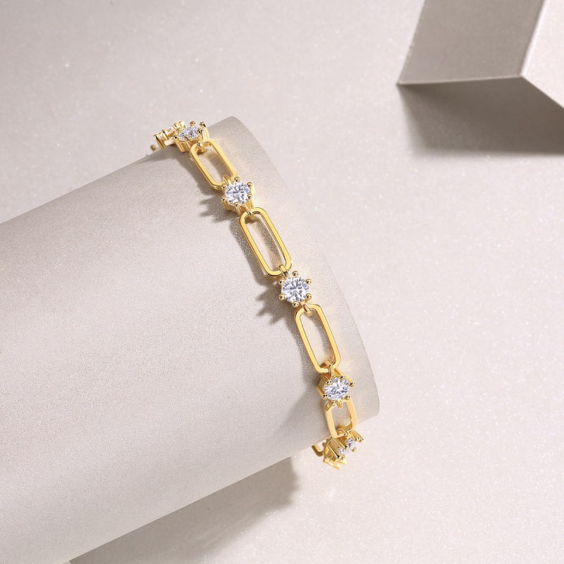 Set With Top-quality Moissanite, This Luxurious And Fashionable Light Luxury Trend Jewelry Silver Bracelet Is S925 Silver-plated With Gold