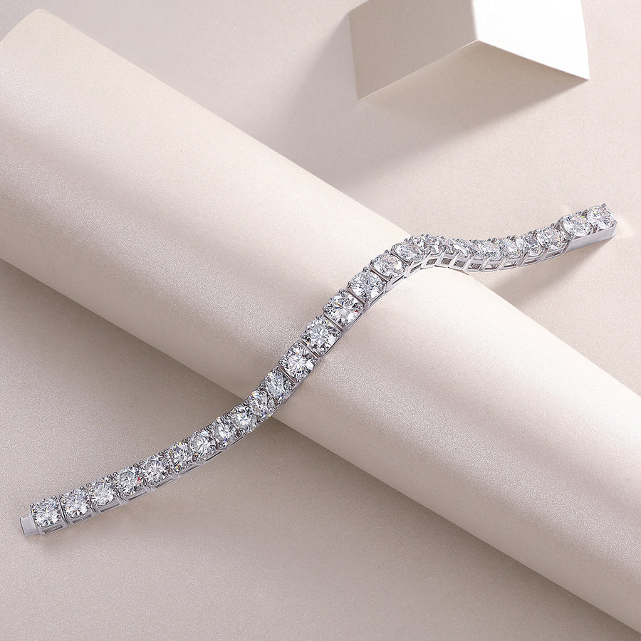 Large Gravitational Pull - A Fashionable And Light Luxury Jewelry Silver Bracelet Set With Top-quality Moissanite, S925 Silver-plated Platinum